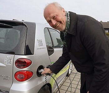 Gerald Brehm betankt GDW-E-Smart