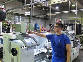 Arri setzt in der Ausbildung auf GDW Drehmaschinen GDW liefert Präzision für Arri